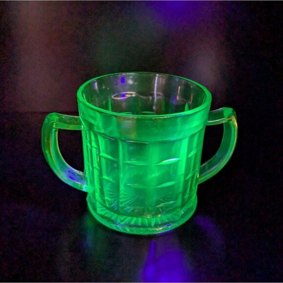 Vintage Hazel Atlas Green Uranium Glass Double Handle Cup Open Sugar Bowl - Picture 2 of 9